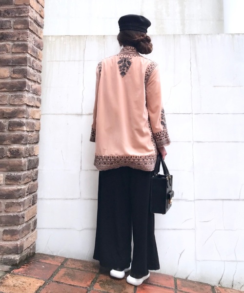 ゆるコーデ 刺繍トップス ZARA スニーカー 大人カジュアル コーディネート ファッション ootd