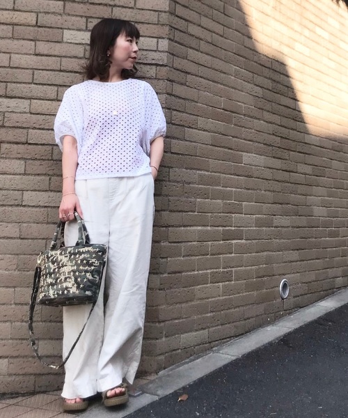 リラックススタイル ホワイト カモフラ 大人カジュアル コーディネート ファッション ootd