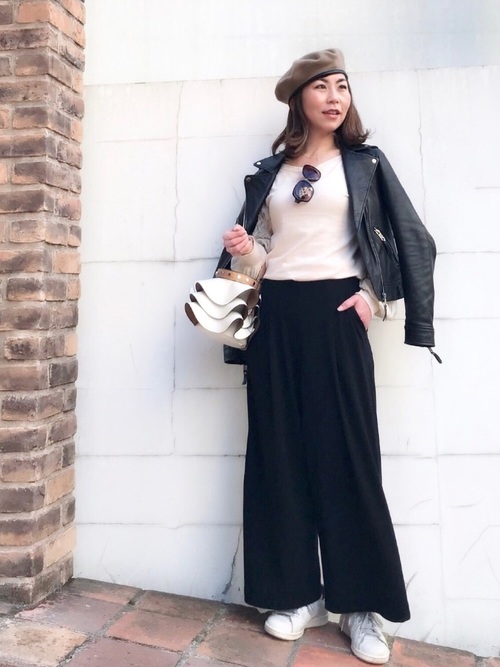 Today’s Outfit ボリューム袖ブラウスニット ベージュ×ブラック ベレー帽 春 大人カジュアル コーデ 2018.3.2