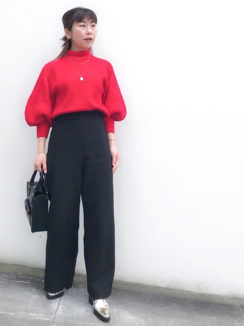 Today’s Outfit 配色ローファー 赤ニット×黒パンツ 冬 大人カジュアル コーデ 2019.1.27