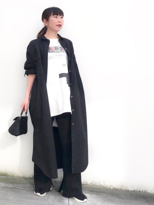 Today’s Outfit ビッグシルエット リブ スリットパンツ シャツワンピースをアウターとして モノトーン 春 大人カジュアル コーデ 2019.3.14