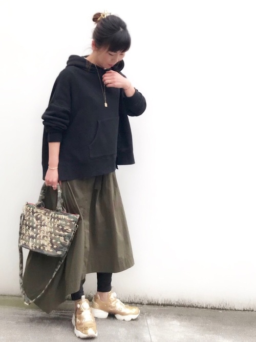 Today’s Outfit カーキ×ブラック カモフラ差しにゴールドをプラス 肌寒い春 大人カジュアル コーデ 2019.4.27