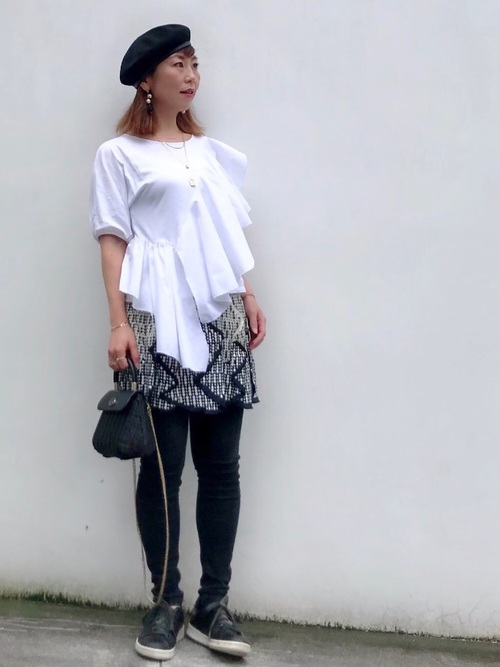 Today’s Outfit モノトーン アシンメトリーTシャツ×スパンコールスカート+黒スキニー 大人カジュアル コーデ 2019.7.1