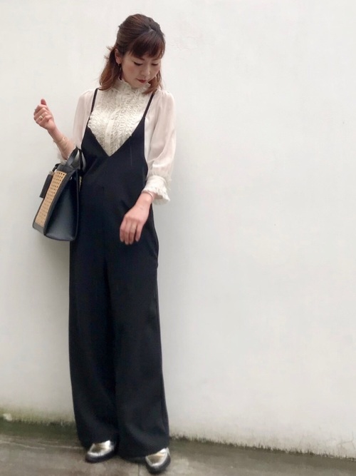 Today’s Outfit ヘビロテサロペット フリルブラウスでモノトーン 大人カジュアル コーデ 2019.7.12