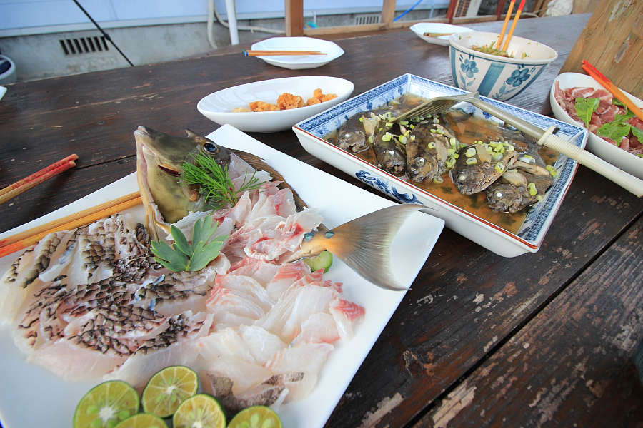 あーまんはうす　晩ご飯　釣れたての魚