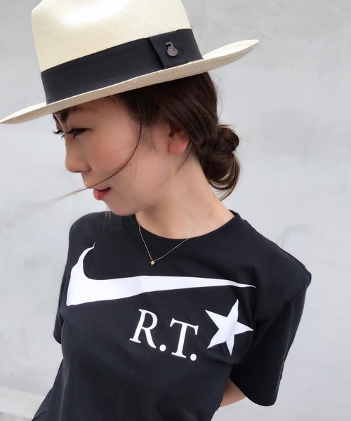 nike lab RT Tシャツ 黒 白 ロングスカート ベナッシ ロゴTシャツ モノトーン 大人カジュアル コーディネート ファッション ootd